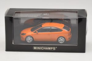 Ford Focus ST Mk2 Electric Orange Korvaava Pakkaus Minichamps 1:43 400087302-R1 Metalli — kuva 4 / 4