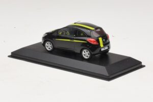 Ford Ka Mk2 Musta Keltainen Minichamps 1:43 400088200 Metalli — kuva 4 / 5