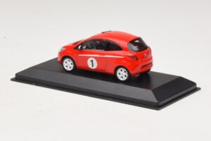 Ford Ka Mk2 Grand Prix Tyylipaketti Punainen Minichamps 1:43 400088201 Metalli — kuva 3 / 4