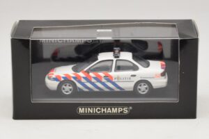 Ford Mondeo Mk1 Sedan Poliisi Minichamps 1:43 433082091 Metalli — kuva 4 / 4