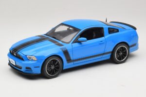 Ford Mustang Boss 302 S197 Sininen Shelby Collectibles 1:18 25414S Metalli