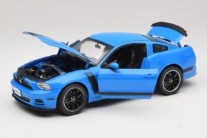 Ford Mustang Boss 302 S197 Sininen Shelby Collectibles 1:18 25414S Metalli — kuva 2 / 8