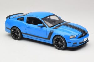 Ford Mustang Boss 302 S197 Sininen Shelby Collectibles 1:18 25414S Metalli — kuva 6 / 8