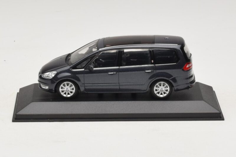 Ford S-Max Dark Grey Metallic Minichamps 1:43 400085400-P1 Metalli