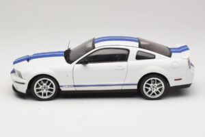 Ford Shelby Cobra GT500 Concept Valkoinen ja Sininen Raita AUTOart 1:18 73052 Metalli — kuva 4 / 8
