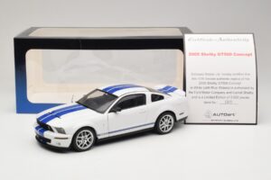 Ford Shelby Cobra GT500 Concept Valkoinen ja Sininen Raita AUTOart 1:18 73052 Metalli — kuva 8 / 8
