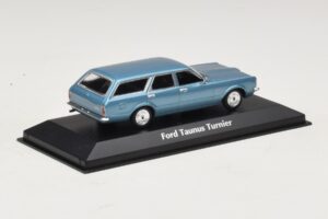 Ford Taunus TC Turnier Blue Metallic Maxichamps 1:43 940081311 Metalli — kuva 2 / 4