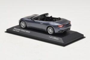 Maserati GranCabrio Harmaa Metallinen Minichamps 1:43 400123931 Metalli — kuva 3 / 4