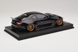 Maserati GranTurismo Liberty Walk Musta Kultavanteilla AB Models 1:18 MAS-LB08-C Hartsi — kuva 2 / 7