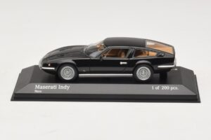 Maserati Indy Musta Minichamps 1:43 437123121 Metalli