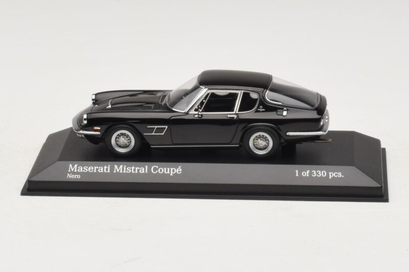 Maserati Mistral Musta Minichamps 1:43 437123421 Metalli