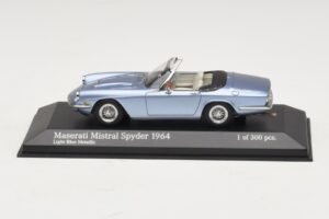 Maserati Mistral Spyder Light Blue Metallic Minichamps 1:43 437123432 Metalli