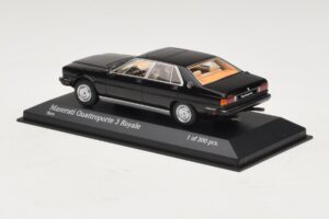 Maserati Quattroporte III Royale Musta Minichamps 1:43 437123501 Metalli — kuva 3 / 4