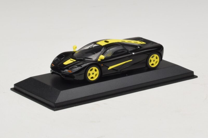 McLaren F1 Musta Keltaisilla Raidoilla Minichamps 1:43 McLaren F1 Musta Keltaisilla Raidoilla Minichamps 1:43 MCLAREN004 Metalli