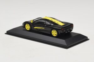 McLaren F1 Musta Keltaisilla Raidoilla Minichamps 1:43 MCLAREN004 Metalli — kuva 2 / 4