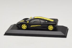 McLaren F1 Musta Keltaisilla Raidoilla Minichamps 1:43 MCLAREN004 Metalli — kuva 3 / 4