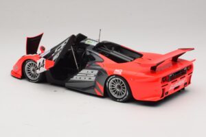 McLaren F1 GTR Lark #44 Tsuchiya / Ayles 24 Hours of Le Mans 1997 Minichamps 1:18 530133744 Metalli — kuva 5 / 8