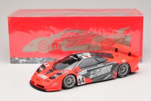 McLaren F1 GTR Lark #44 Tsuchiya / Ayles 24 Hours of Le Mans 1997 Minichamps 1:18 530133744 Metalli — kuva 8 / 8