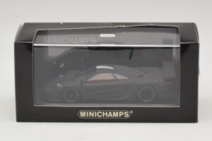 McLaren F1 GTR Longtail Musta Matta 1997 Minichamps 1:43 MCLAREN010 Metalli — kuva 4 / 4