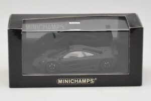 McLaren F1 GTR Prototype Mattamusta Mustilla Vanteilla Minichamps 1:43 MCLAREN009 Metalli — kuva 3 / 4