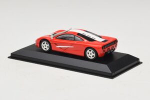 McLaren F1 Punainen Valkoisilla Raidoilla Minichamps 1:43 MCLAREN005 Metalli — kuva 2 / 4