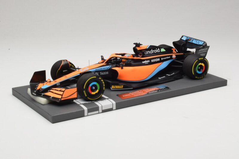 McLaren MCL36 #3 D. Ricciardo Bahrain GP 2022 Minichamps 1:18 537221803 Metalli