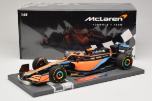 McLaren MCL36 #3 D. Ricciardo Bahrain GP 2022 Minichamps 1:18 537221803 Metalli — kuva 2 / 7
