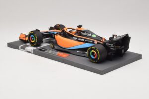 McLaren MCL36 #3 D. Ricciardo Bahrain GP 2022 Minichamps 1:18 537221803 Metalli — kuva 5 / 7