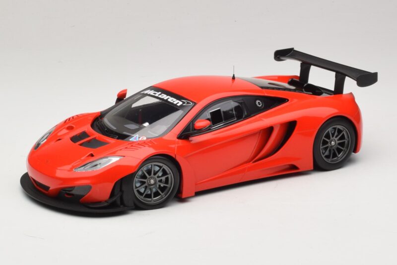 McLaren MP4-12C GT3 Punainen 2013 Minichamps 1:18 151121392 Metalli