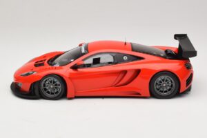 McLaren MP4-12C GT3 Punainen 2013 Minichamps 1:18 151121392 Metalli — kuva 3 / 6