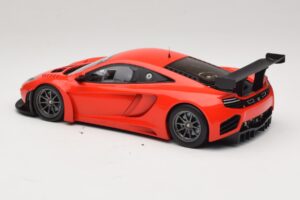McLaren MP4-12C GT3 Punainen 2013 Minichamps 1:18 151121392 Metalli — kuva 5 / 6