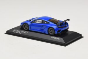 McLaren MP4-12C GT3 Street Sininen Minichamps 1:43 437121397 Metalli — kuva 3 / 4