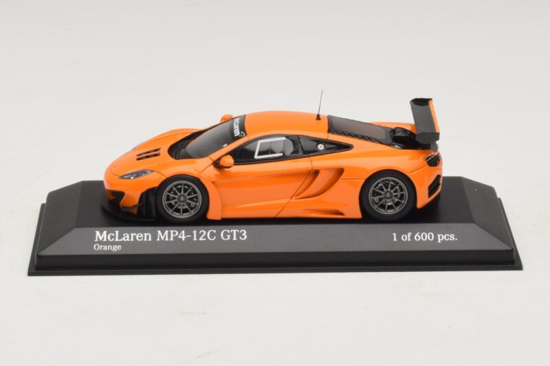 McLaren MP4-12C GT3 Street Oranssi Minichamps 1:43 437121399 Metalli