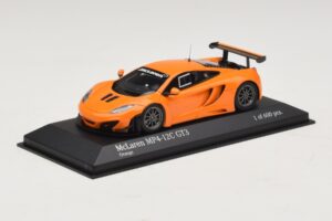 McLaren MP4-12C GT3 Street Oranssi Minichamps 1:43 437121399 Metalli — kuva 2 / 4