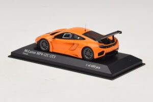 McLaren MP4-12C GT3 Street Oranssi Minichamps 1:43 437121399 Metalli — kuva 3 / 4