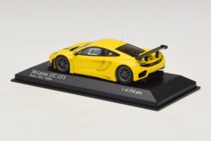 McLaren MP4-12C GT3 Street Keltainen Minichamps 1:43 437121396 Metalli — kuva 3 / 4