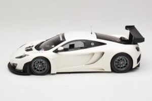 McLaren MP4-12C GT3 Valkoinen 2013 Minichamps 1:18 151121394 Metalli — kuva 3 / 6