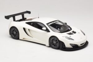 McLaren MP4-12C GT3 Valkoinen 2013 Minichamps 1:18 151121394 Metalli — kuva 4 / 6