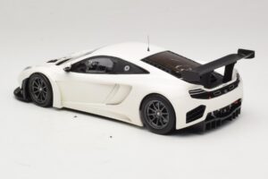 McLaren MP4-12C GT3 Valkoinen 2013 Minichamps 1:18 151121394 Metalli — kuva 5 / 6