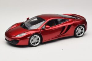 McLaren MP4-12C Punainen Metallic Minichamps 1:18 110133022 Metalli