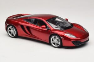 McLaren MP4-12C Punainen Metallic Minichamps 1:18 110133022 Metalli — kuva 6 / 8