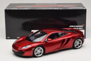 McLaren MP4-12C Punainen Metallic Minichamps 1:18 110133022 Metalli — kuva 8 / 8
