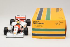 McLaren MP4/8 Ford #8 A. Senna Winner European GP 1993 Minichamps 1:18 540931818 Metalli — kuva 3 / 7