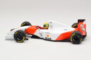 McLaren MP4/8 Ford #8 A. Senna Winner Japanese GP 1993 Minichamps 1:18 540931878 Metalli — kuva 4 / 7