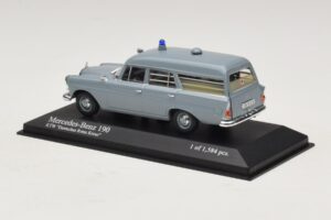 Mercedes 190 W110 Ambulanssi DRK Minichamps 1:43 400037270 Metalli — kuva 3 / 4
