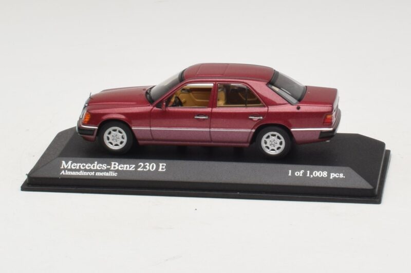 Mercedes 230E W124 Punainen Metallinen Minichamps 1:43 400037001 Metalli