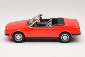 Mercedes 300 Avoauto Tummanpunainen Minichamps 1:43 437032131 Metalli — kuva 3 / 6