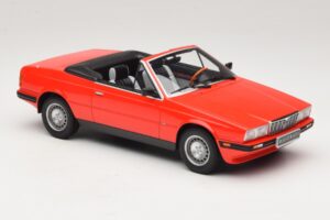 Mercedes 300 Avoauto Tummanpunainen Minichamps 1:43 437032131 Metalli — kuva 4 / 6