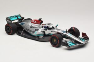 Mercedes AMG Petronas W13 E Performance #63 G. Russell Spanish GP 2022 Minichamps 1:18 110220063 Metalli — kuva 4 / 7