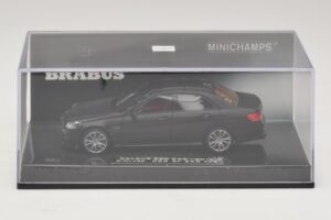 Mercedes Brabus 850 E63 W212 Mattamusta Minichamps 1:43 437034101 Metalli — kuva 4 / 5